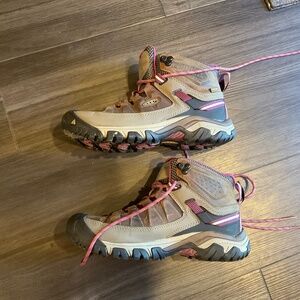 Women’s Keen Hiking Boots